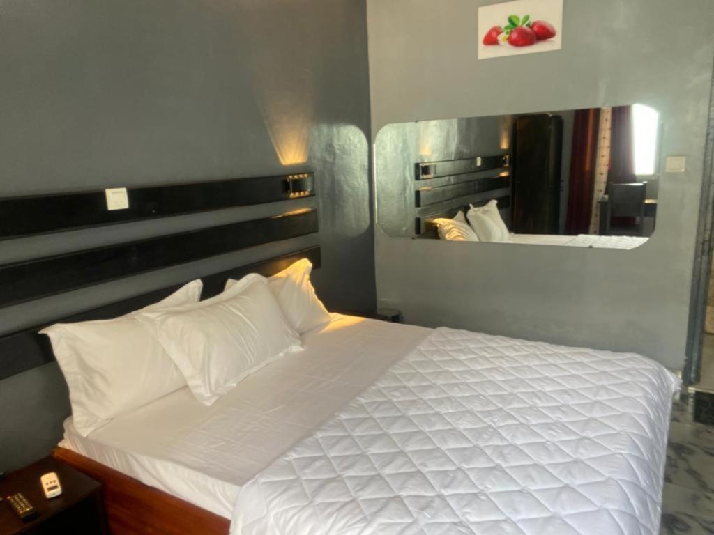 Sunrise Center Bonapriso 111 Hotel Douala Kültér fotó